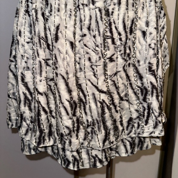 PARKER Stunning wrap dress with beautiful bead detailing - Picture 5 of 5